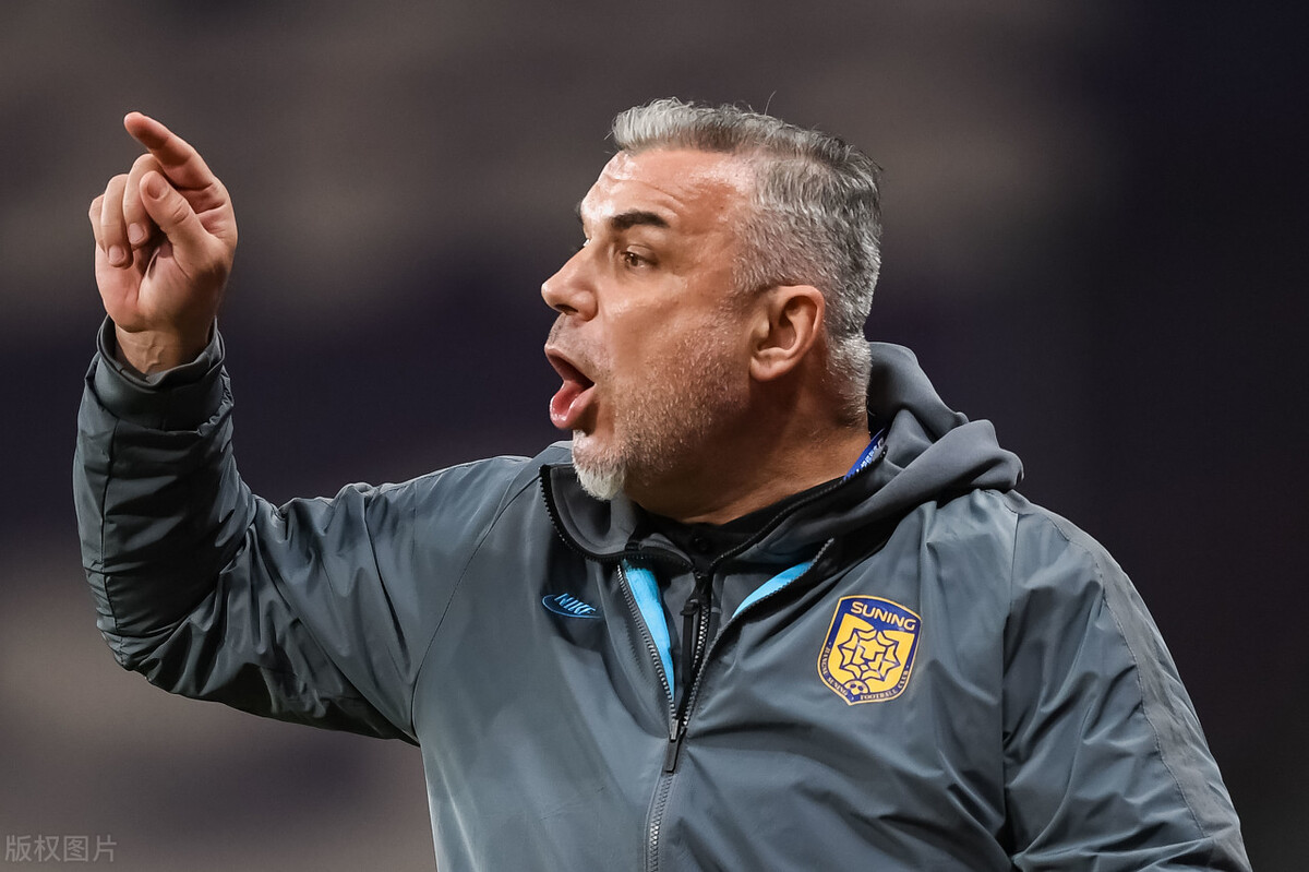 13天前被球迷疯狂喊下课 13天后受万人敬慕 或成中超最佳主帅|十大足球赌注软件(图2)
13天前被球迷疯狂喊下课 13天后受万人敬慕 或成中超最佳主帅|十大足球赌注软件(图2)