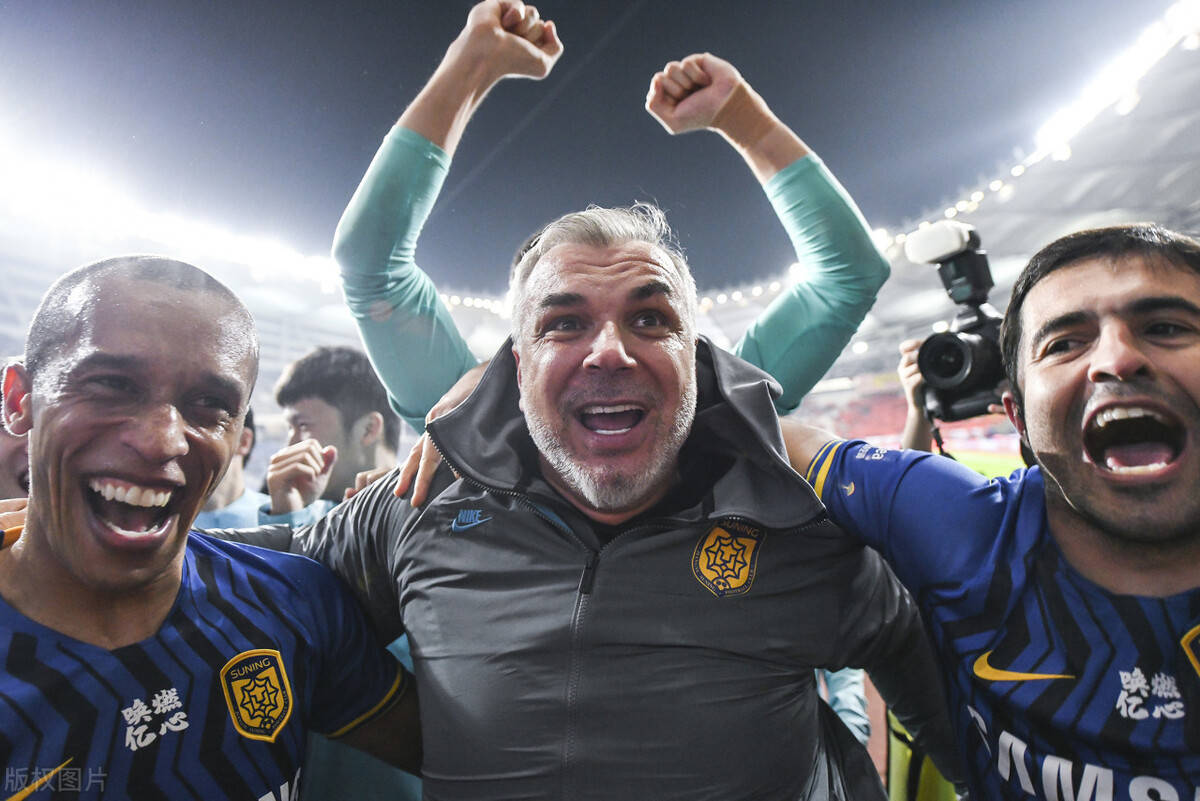 13天前被球迷疯狂喊下课 13天后受万人敬慕 或成中超最佳主帅|十大足球赌注软件(图5)
13天前被球迷疯狂喊下课 13天后受万人敬慕 或成中超最佳主帅|十大足球赌注软件(图5)