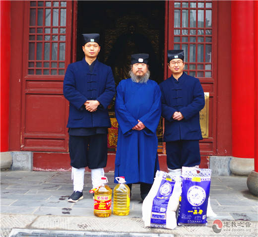 山东莱芜发生山火 有向泰山蔓延趋势:足球赌注软件(图1) 足球赌注软件APP